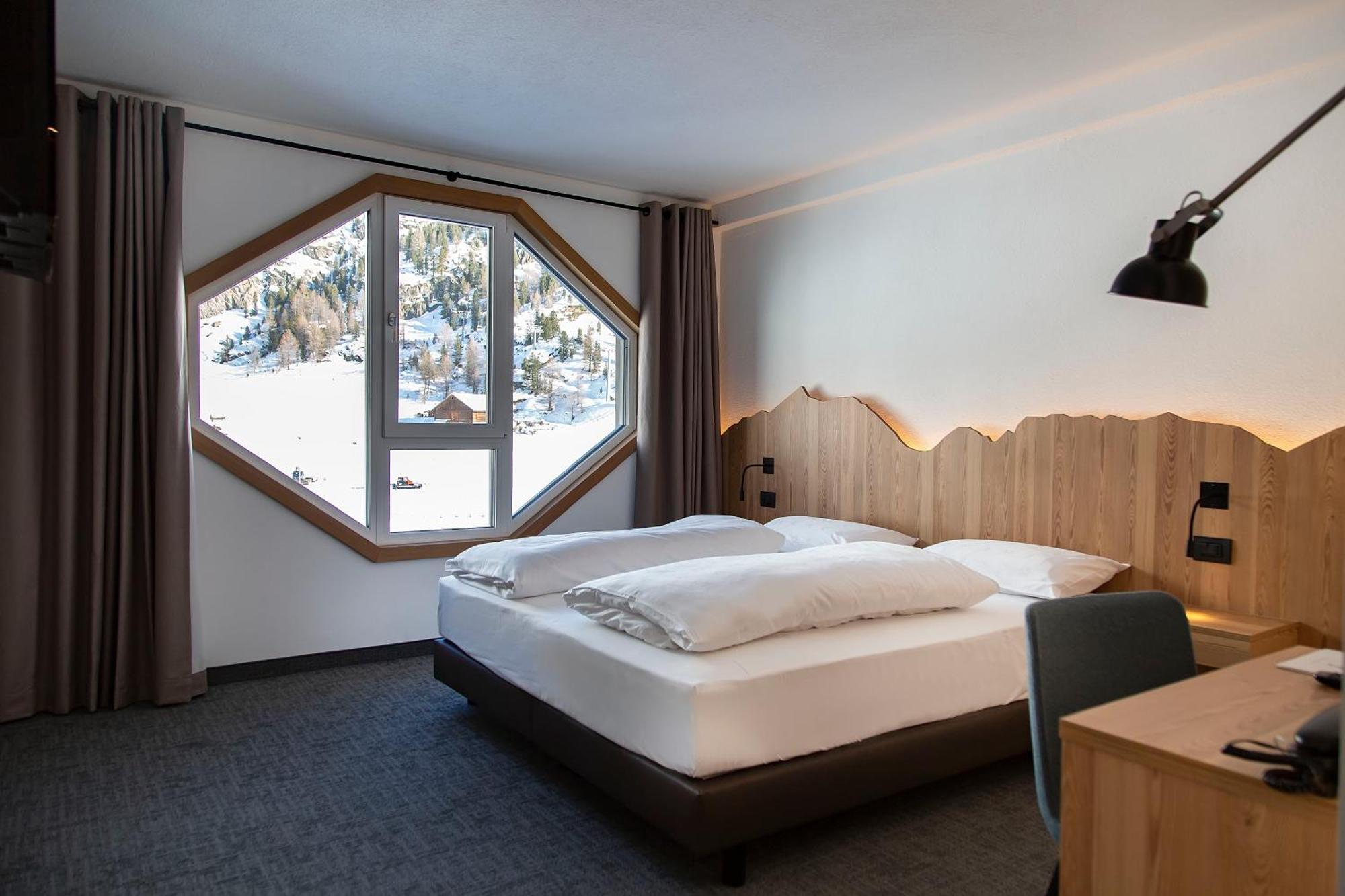 Blu Hotel Senales Zirm-Cristal ماسو كورتو الغرفة الصورة